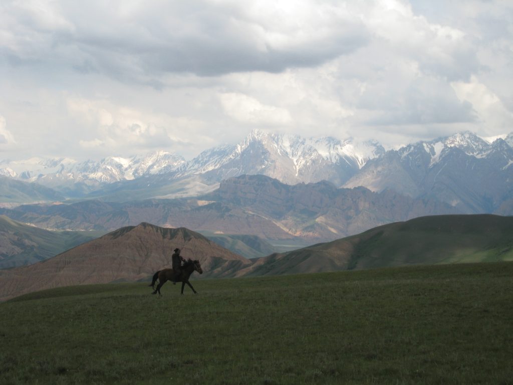 Randonnée à cheval dans les monts célestes